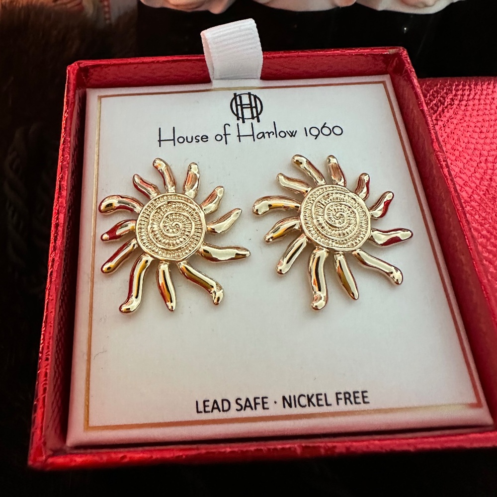 House Of Harlow 1960 sunburst gold Earrings. NWT
